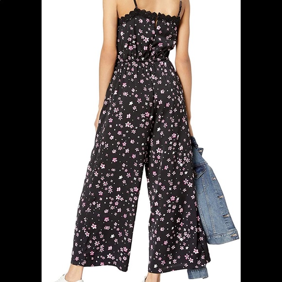 Cupcakes and cashmere Vickie Jumpsuit - Picture 2 of 16